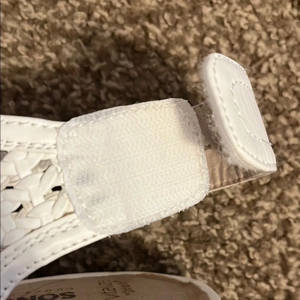 Sonoma White Peep-Toe Sandals - Picture 9 of 13